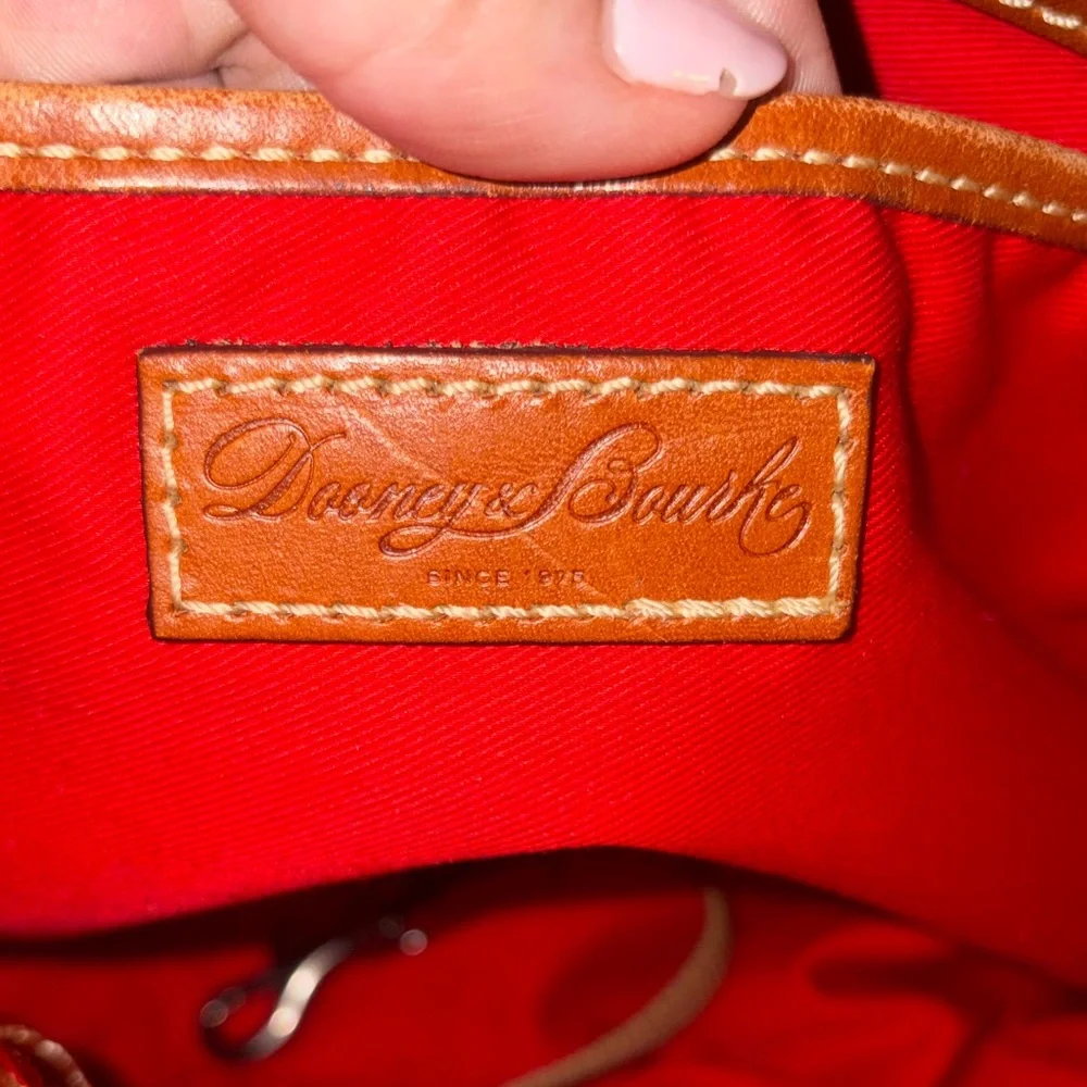 Dooney & Bourke Vintage Lexington Black Tote - Picture 13 of 16